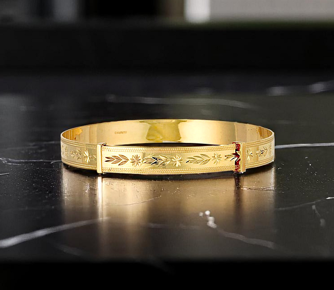 Gold Expandable Bracelet 6.8mm - Pobjoy Diamonds