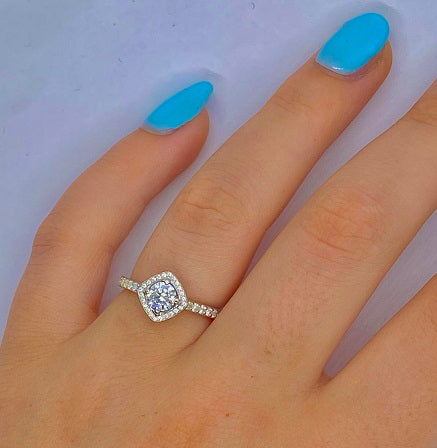 Round Brilliant Cut 0.85 CTW Diamond Halo & Shoulders Engagement Ring G/Si-Verbier - Pobjoy Diamonds