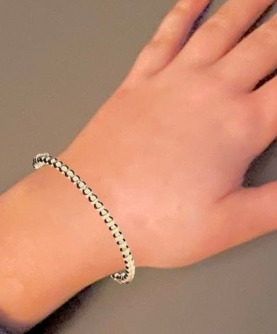 9K Yellow Gold Bead Design Hollow Hinged Bangle - Pobjoy Diamonds