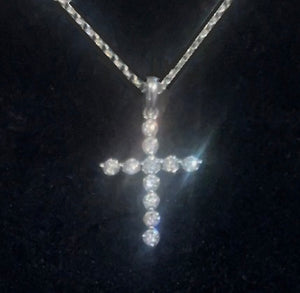 18K White Gold Diamond Cross Pendant 0.30 Carats 