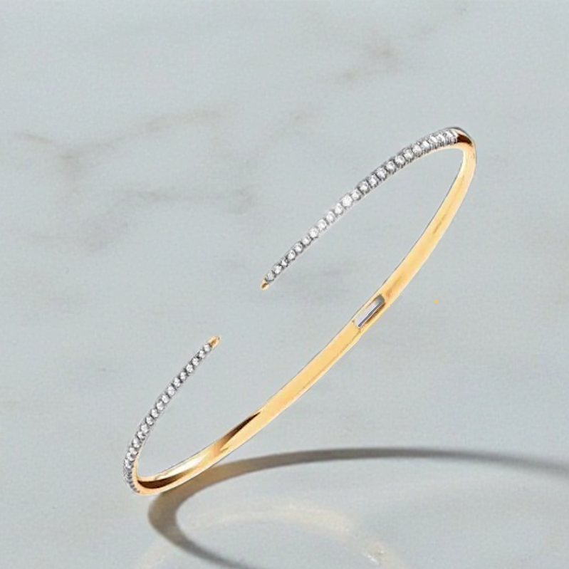 18K Yellow Gold Ladies Contemporary Hinged Diamond Bangle