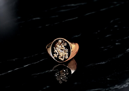 Gold Signet Ring With Hand Sealed Family Crest - Pobjoy Diamonds
