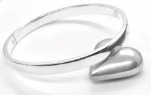 Load image into Gallery viewer, Sterling Silver Ladies Hinged Bangle