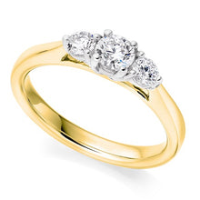 Load image into Gallery viewer, Diamond Trilogy Ring 0.55 Or 0.65 Carats