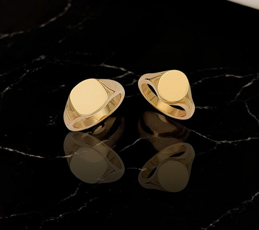 Gold Signet Ring With Hand Sealed Family Crest 