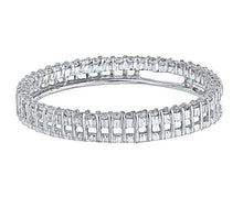 Load image into Gallery viewer, White gold 1.00 CTW diamond circle pendant from Pobjoy Diamonds, Surrey