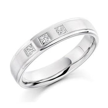Load image into Gallery viewer, 950 Palladium and baguette diamond gents ring from Pobjoy
