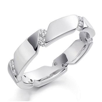18K White Gold Contemporary Full Eternity/Right Hand Ring 0.20 CTW - Pobjoy Diamonds