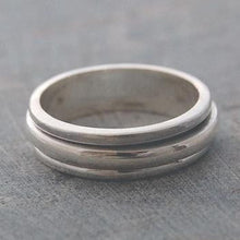 Load image into Gallery viewer, Mens Sterling Silver Spinning Ring From Pobjoy