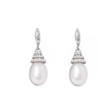 Load image into Gallery viewer, Freshwater Cultured Pearl Pendant Necklace &amp; Earrings Set - Pobjoy Diamonds
