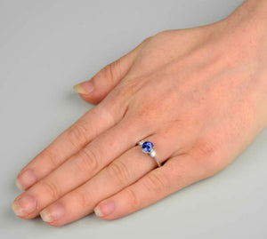 18K White Gold Blue Round Cut Sapphire & Side Diamonds Ring - G/VS - Pobjoy Diamonds