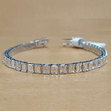 Load image into Gallery viewer,  White Gold Radiant Cut Diamond Tennis Bracelet