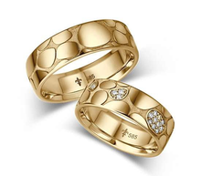 Load image into Gallery viewer, 18K Gold &amp; Diamond Ladies Crocodile Wedding Ring 7mm - Pobjoy Diamonds