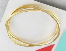 Load image into Gallery viewer, Pobjoy Handmade 18K Gold Plate On Silver Interlocking Bangle