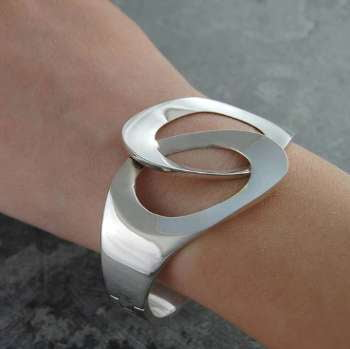 Handmade Sterling Silver Hinged Scissor Bracelet - Pobjoy Diamonds