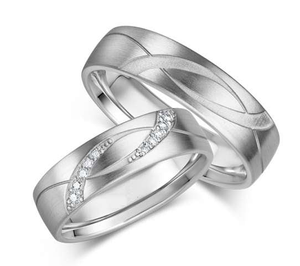 18K Gold Wave Mens Wedding Ring 5.5mm - Pobjoy Diamonds