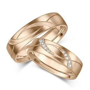 18K Gold Wave Mens Wedding Ring 5.5mm - Pobjoy Diamonds